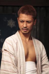 中泉英雄的照片