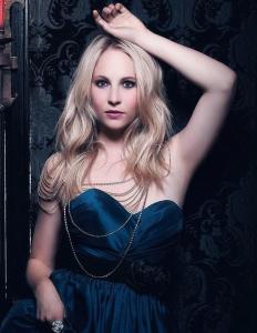 坎迪丝·阿科拉的照片