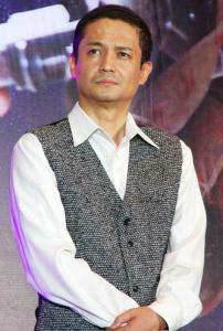 山崎敬一的照片