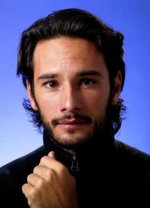 罗德里格·桑托罗的照片