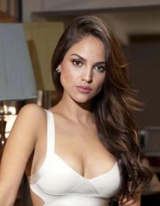 艾莎·冈萨雷斯的照片