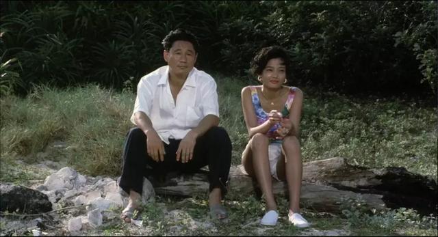 经典黑帮片:两个社团火拼,一方只剩3人,侥幸逃脱