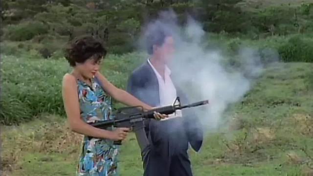 经典黑帮片:两个社团火拼,一方只剩3人,侥幸逃脱