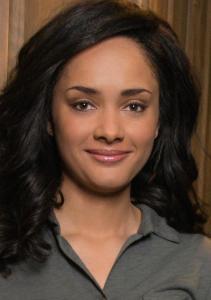 穹顶之下 第一季里的丽贝卡·派恩角色剧照