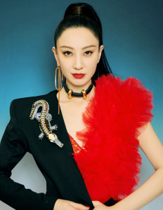 夜色暗涌时里的李飒