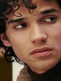 可爱的骨头里的辛格角色剧照