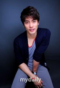 亚多模角色图片