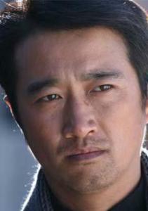 党的女儿里的孙秉一角色剧照