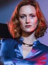 奔腾年代 第四季里的唐娜柯拉克角色剧照