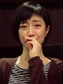 圣诞玫瑰里的李静角色剧照